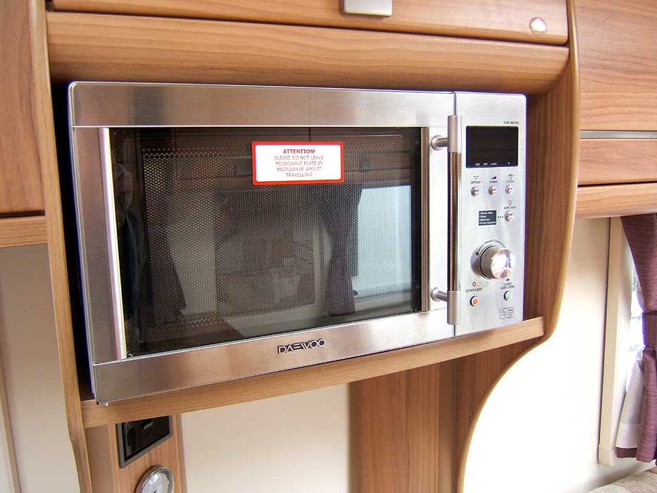 The Daewoo microwave.